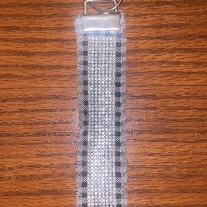 ✨Fashionable wristlet/keychain✨